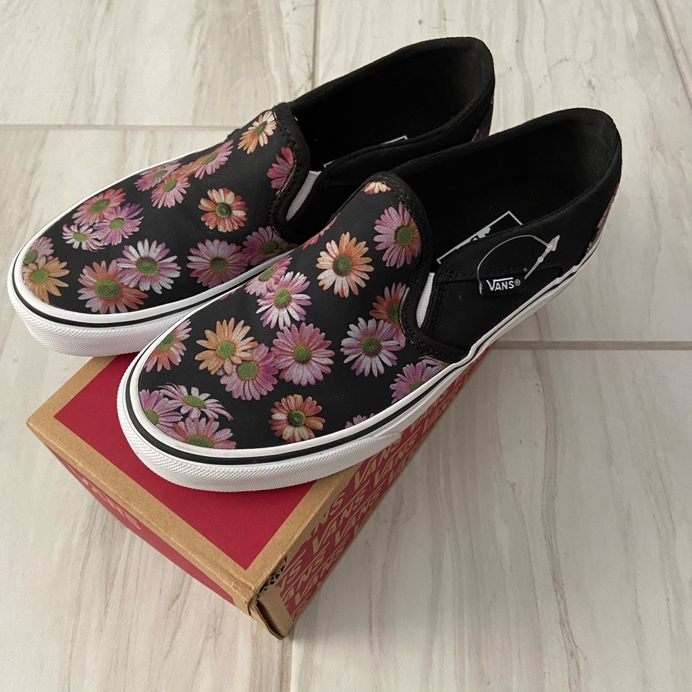 💕New Slip On Vans 💕